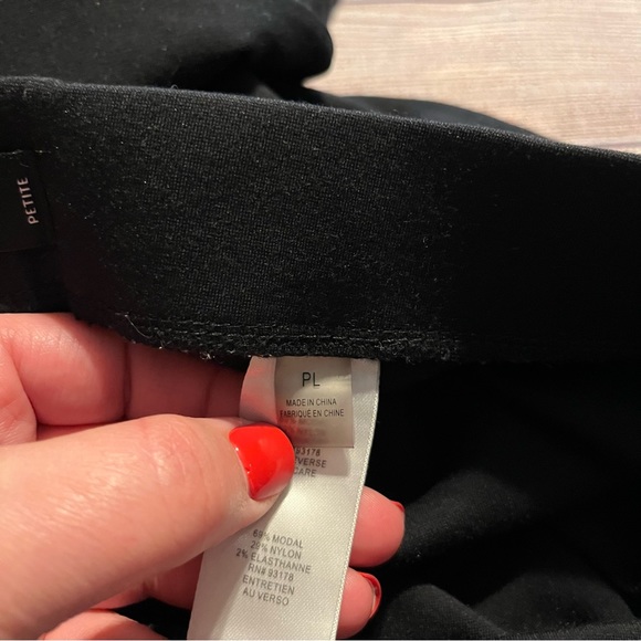 Black Tahari Slacks / Pants with Stretch, Size Petite L, Thread loose on back - Picture 6 of 11